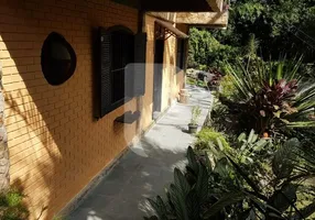 Foto 1 de Casa com 4 Quartos para venda ou aluguel, 260m² em Samambaia, Petrópolis