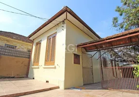 Foto 1 de Casa com 2 Quartos à venda, 90m² em Teresópolis, Porto Alegre