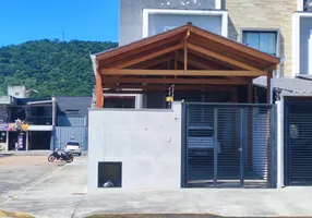 Foto 1 de Sobrado com 2 Quartos à venda, 120m² em Rio Pequeno, Camboriú