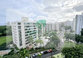 Foto 1 de Apartamento com 4 Quartos à venda, 140m² em Alphaville I, Salvador