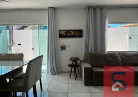 Foto 1 de Casa de Condomínio com 4 Quartos à venda, 158m² em Jardim Pero, Cabo Frio