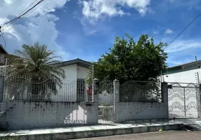 Foto 1 de Casa de Condomínio com 4 Quartos à venda, 150m² em São José Operário, Manaus