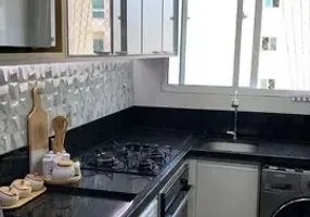 Foto 1 de Apartamento com 2 Quartos à venda, 50m² em Buraquinho, Lauro de Freitas