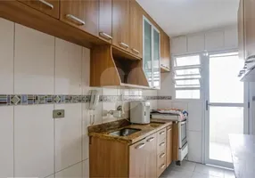 Foto 1 de Apartamento com 3 Quartos à venda, 67m² em Parque Bristol, São Paulo