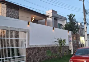 Foto 1 de Casa com 4 Quartos à venda, 290m² em Novo Aleixo, Manaus