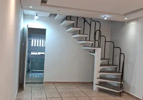 Foto 1 de Sobrado com 3 Quartos para alugar, 100m² em Vila Monte Santo, São Paulo