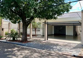 Foto 1 de Casa com 4 Quartos para venda ou aluguel, 471m² em Zona 02, Maringá