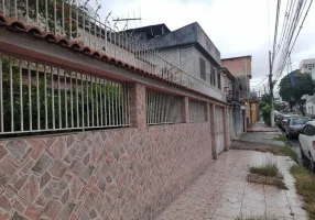 Foto 1 de Casa com 3 Quartos à venda, 180m² em Jardim Vinte e Cinco de Agosto, Duque de Caxias