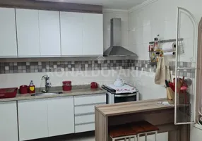 Foto 1 de Sobrado com 3 Quartos à venda, 132m² em Jardim do Lago, São Paulo