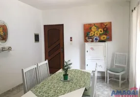 Foto 1 de Casa com 2 Quartos à venda, 92m² em Jardim Siesta, Jacareí