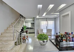 Foto 1 de Casa de Condomínio com 3 Quartos à venda, 257m² em Xaxim, Curitiba