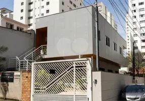 Foto 1 de Casa com 3 Quartos à venda, 200m² em Moema, São Paulo