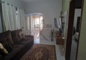 Foto 1 de Casa com 2 Quartos à venda, 68m² em Jardim das Oliveiras, Jacareí