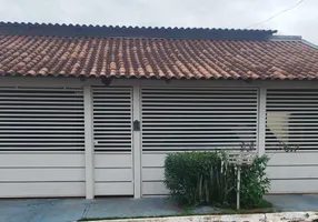 Foto 1 de Casa com 3 Quartos à venda, 184m² em Setor Goiânia 2, Goiânia