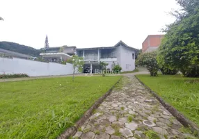 Foto 1 de Casa com 4 Quartos para alugar, 246m² em Garcia, Blumenau