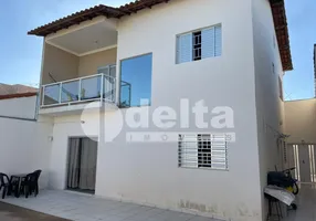 Foto 1 de Casa com 3 Quartos à venda, 179m² em Jardim Patrícia, Uberlândia