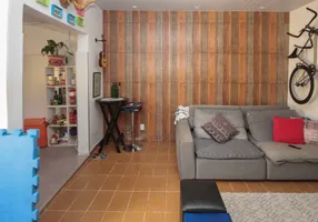 Foto 1 de Casa com 4 Quartos à venda, 200m² em Cambuci, São Paulo