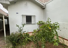 Foto 1 de Casa com 4 Quartos para alugar, 200m² em Água Rasa, São Paulo