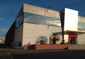 Foto 1 de Galpão/Depósito/Armazém com 4 Quartos para alugar, 2711m² em Piracangagua, Taubaté