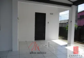 Foto 1 de Casa com 2 Quartos para alugar, 100m² em São José, Esteio