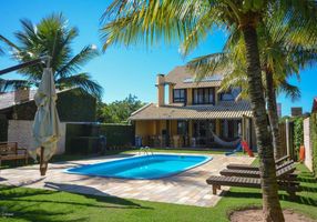 Foto 1 de Casa com 4 Quartos para alugar, 200m² em Praia de Canto Grande, Bombinhas