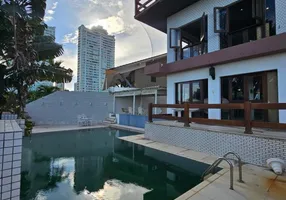 Foto 1 de Casa de Condomínio com 5 Quartos à venda, 687m² em Candeal, Salvador