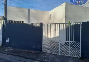 Foto 1 de Casa com 2 Quartos para alugar, 56m² em Centro, Itaquaquecetuba