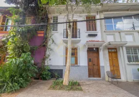 Foto 1 de Casa com 2 Quartos para alugar, 145m² em Cerqueira César, São Paulo