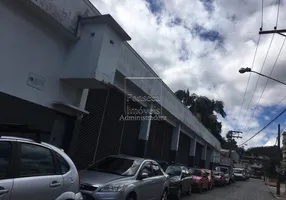 Foto 1 de Galpão/Depósito/Armazém para alugar, 2697m² em Bingen, Petrópolis