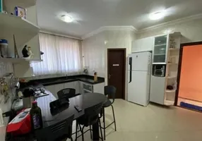 Foto 1 de Casa com 3 Quartos à venda, 175m² em Ceramica, São Caetano do Sul