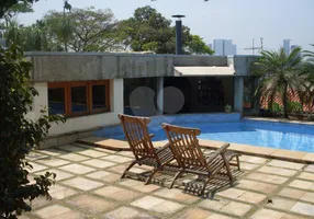 Foto 1 de Sobrado com 4 Quartos à venda, 700m² em Jardim Guedala, São Paulo