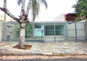 Foto 1 de Casa com 3 Quartos para alugar, 200m² em Cidade Jardim, São Carlos