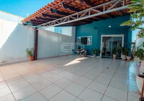 Foto 1 de Sobrado com 3 Quartos à venda, 227m² em Nova Várzea Grande, Várzea Grande