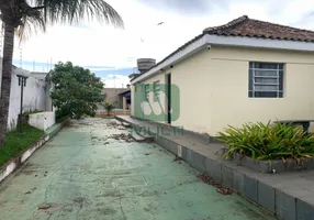 Foto 1 de Casa com 3 Quartos para alugar, 100m² em Roosevelt, Uberlândia