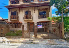 Foto 1 de Casa com 4 Quartos à venda, 320m² em Jardim Veneza, Volta Redonda