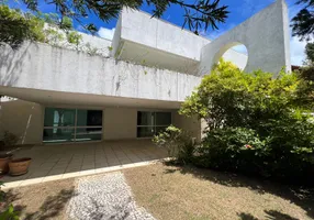 Foto 1 de Casa de Condomínio com 5 Quartos à venda, 600m² em Caminho Das Árvores, Salvador