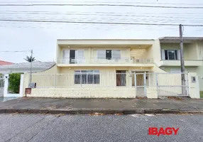 Foto 1 de Casa com 4 Quartos para alugar, 267m² em Balneário, Florianópolis