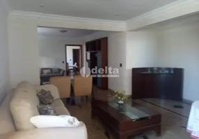 Foto 1 de Apartamento com 4 Quartos à venda, 208m² em Tabajaras, Uberlândia