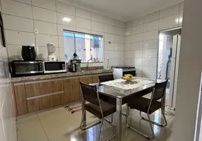 Foto 1 de Casa com 3 Quartos à venda, 115m² em Residencial Interlagos, Rio Verde