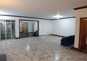 Foto 1 de Sobrado com 3 Quartos à venda, 630m² em Moema, São Paulo