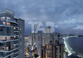 Foto 1 de Apartamento com 4 Quartos à venda, 255m² em Centro, Balneário Camboriú