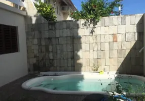 Foto 1 de Casa com 4 Quartos para alugar, 250m² em Lagoa Nova, Natal