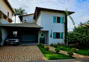 Foto 1 de Casa de Condomínio com 4 Quartos à venda, 260m² em Loteamento Portal do Sol I, Goiânia