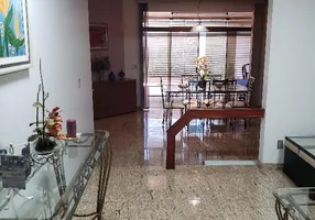 Foto 1 de Sobrado com 3 Quartos à venda, 360m² em Osvaldo Rezende, Uberlândia