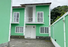 Foto 1 de Sobrado com 3 Quartos à venda, 68m² em Vila Muriqui, Mangaratiba