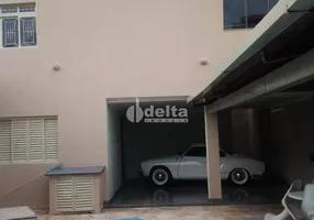 Foto 1 de Casa com 4 Quartos à venda, 303m² em Tabajaras, Uberlândia