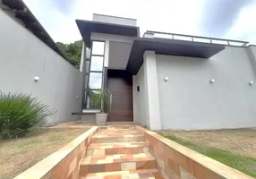 Foto 1 de Casa com 4 Quartos para alugar, 305m² em Atiradores, Joinville