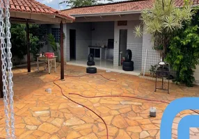 Foto 1 de Casa com 4 Quartos à venda, 213m² em Jardim América, Goiânia
