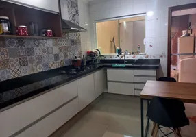 Foto 1 de Casa com 2 Quartos à venda, 175m² em Jaragua, São Paulo