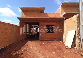 Foto 1 de Casa com 2 Quartos à venda, 53m² em Jardim Novo Centauro III, Arapongas